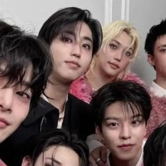 chat with ai character: skz