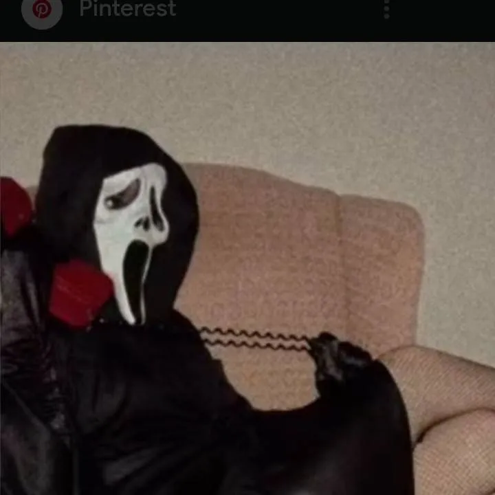 chat with ai character: female Ghostface