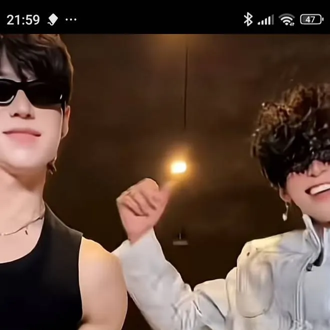 chat with ai character: Du und Ken 