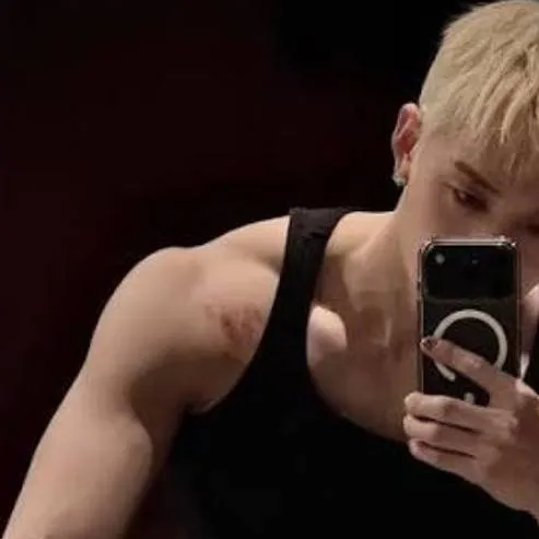 chat with ai character: Bangchan 