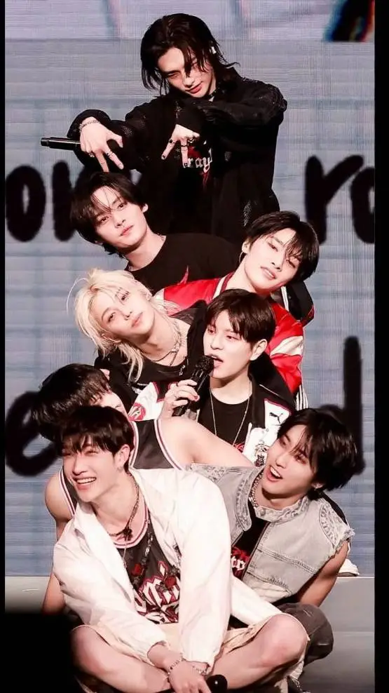 ai character: Skz x STARLIX background