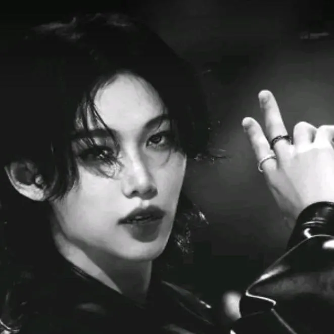 chat with ai character: Felix husband 