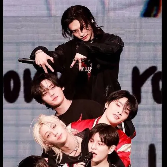 chat with ai character: Skz x STARLIX 