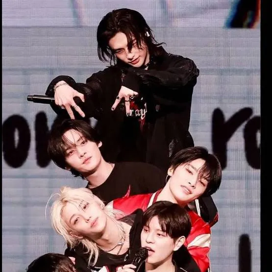 chat with ai character: Skz scary stage