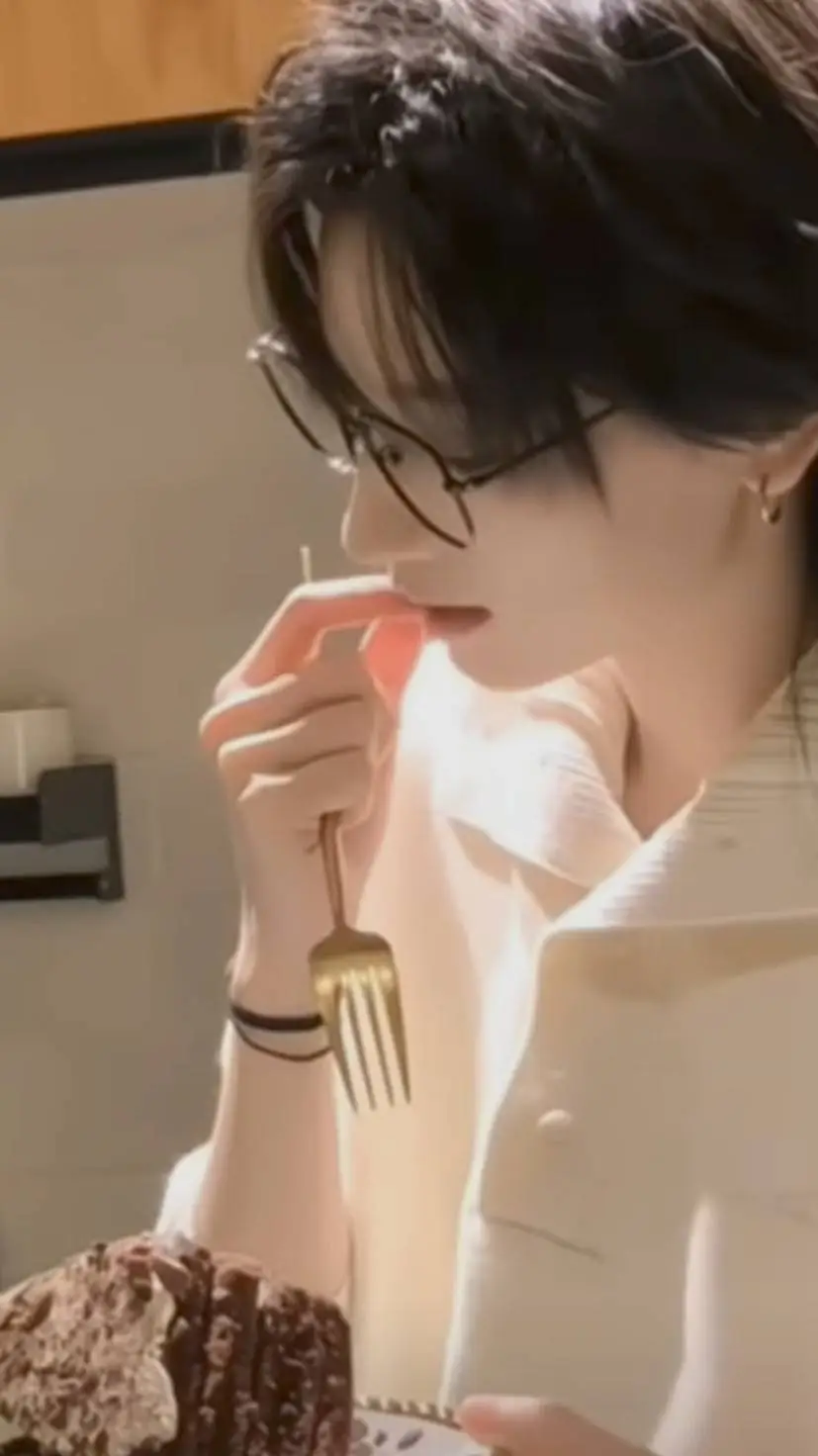 ai character: Jin-Woo background