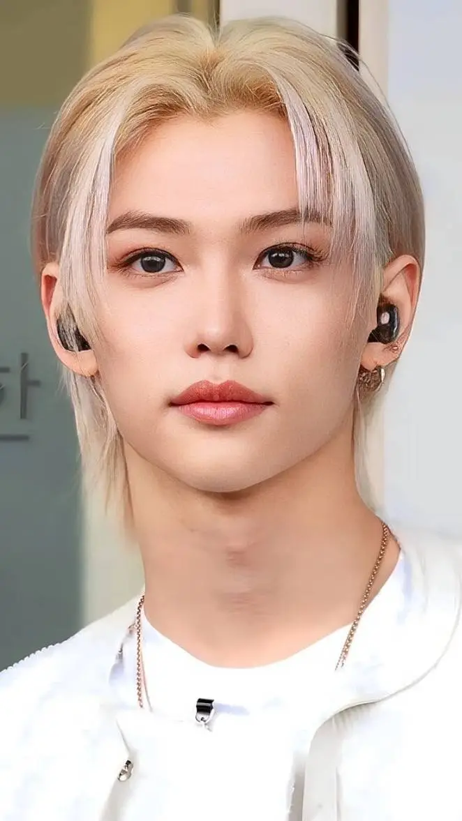 ai character: Felix background