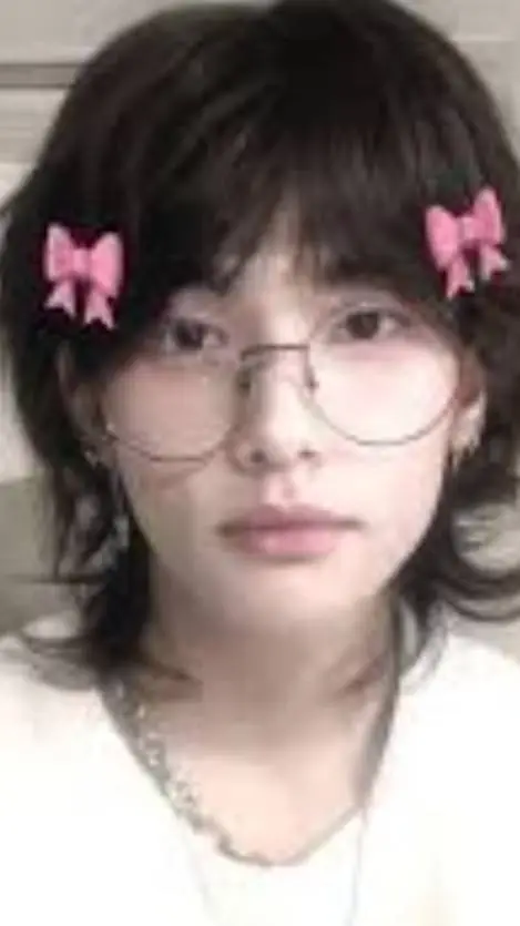 ai character: Hyunjin background