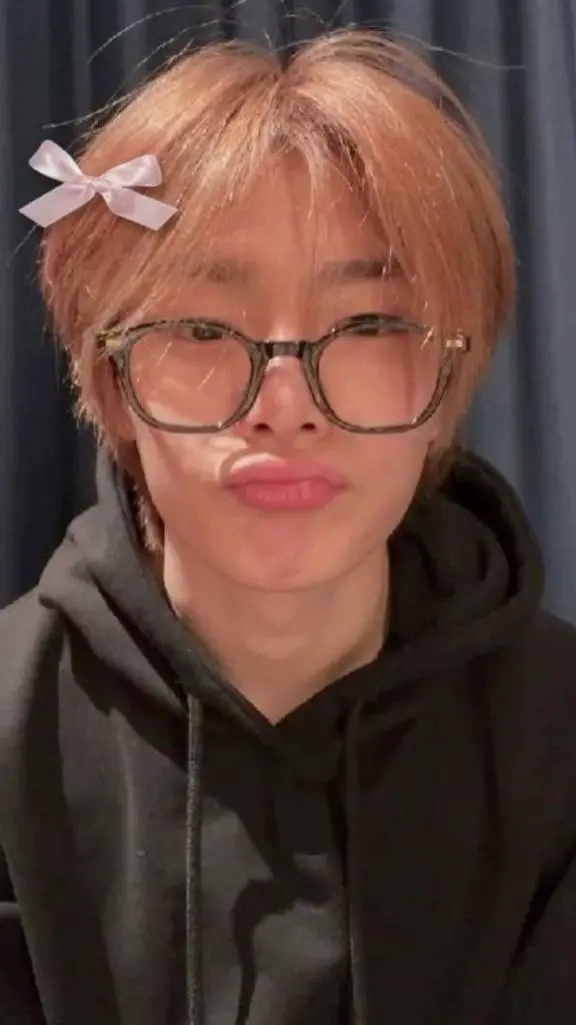 ai character: I.N background