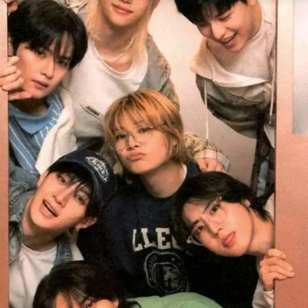 chat with ai character: Stray Kids