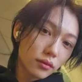 chat with ai character: Felix 