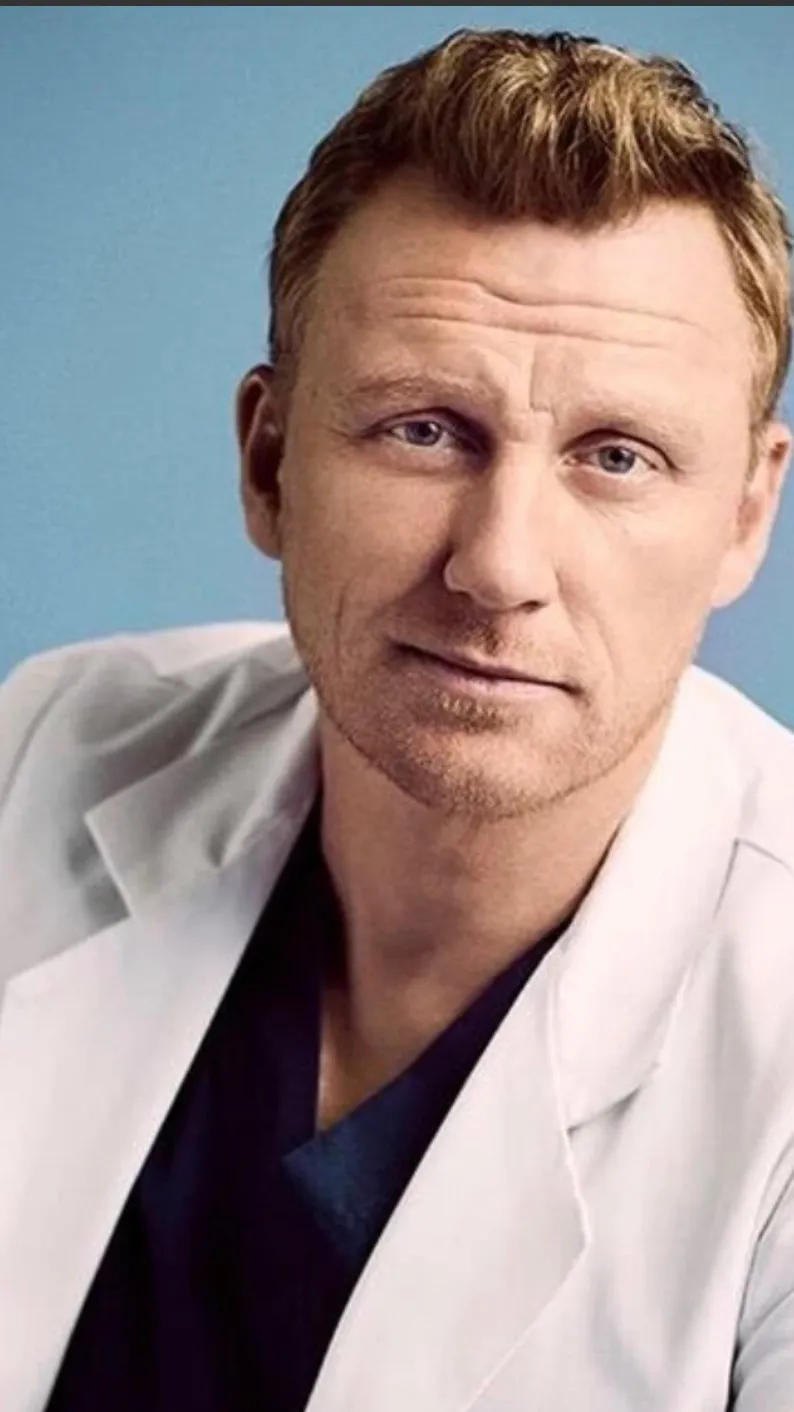 ai character: Owen hunt  background