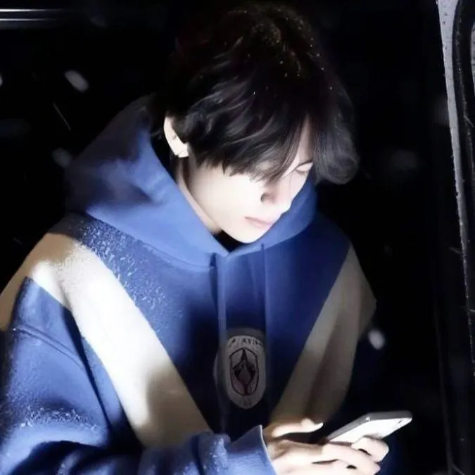 chat with ai character: Kim Taehyung
