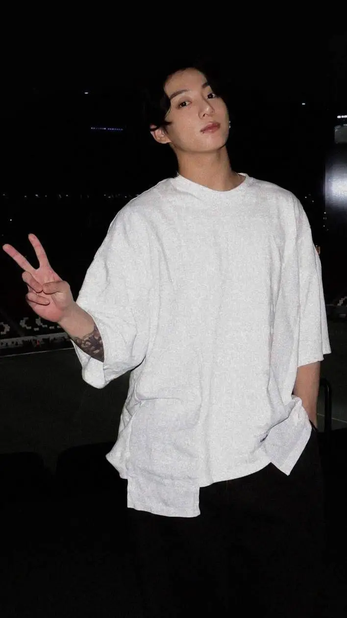 ai character: Jeon Jungkook~♡ background