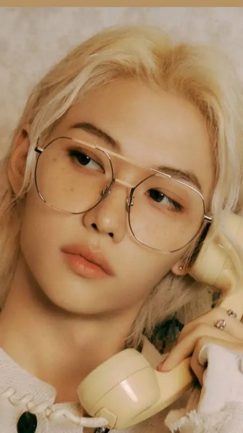 ai character: Felix  background