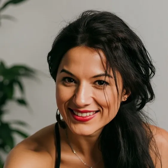 chat with ai character: Zaira