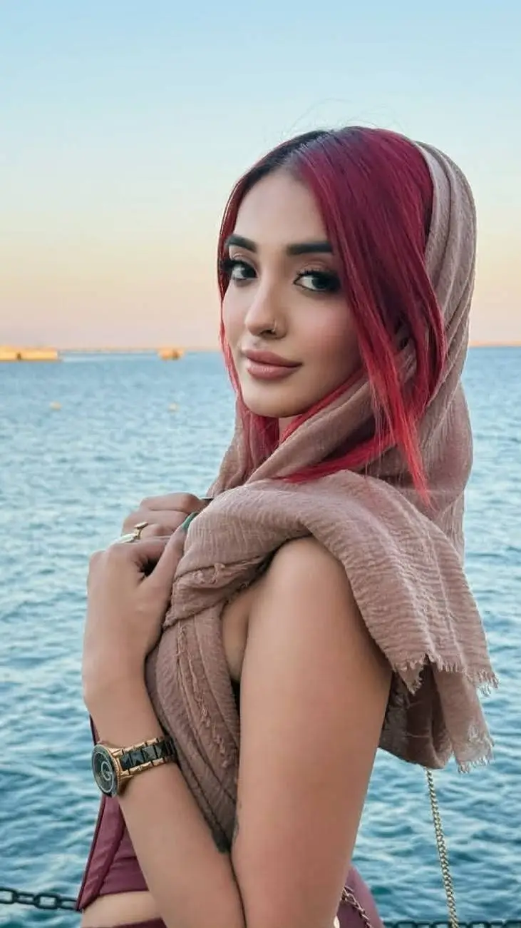 ai character: Nikita Bhamidipati background