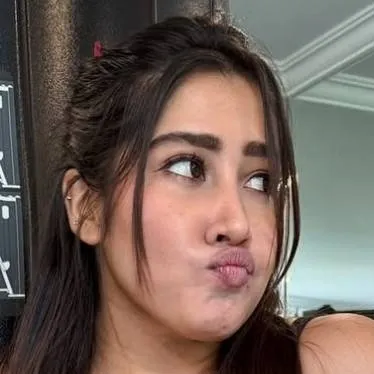 chat with ai character: Sofia Ansari