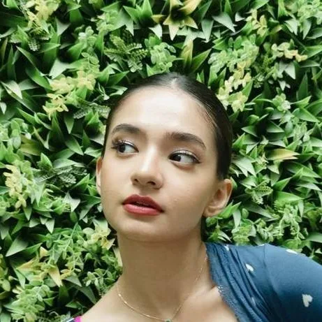 chat with ai character: Anushka Sen