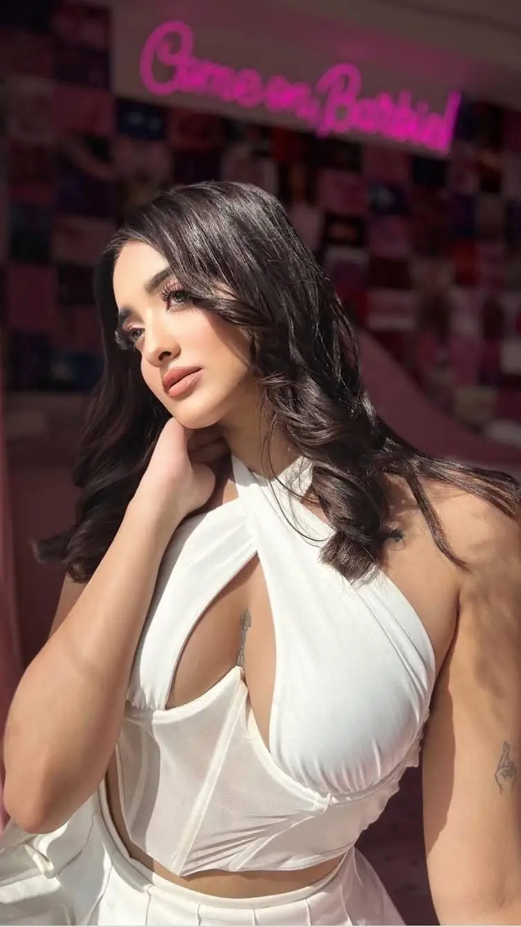 ai character: Nikita Bhamidipati background