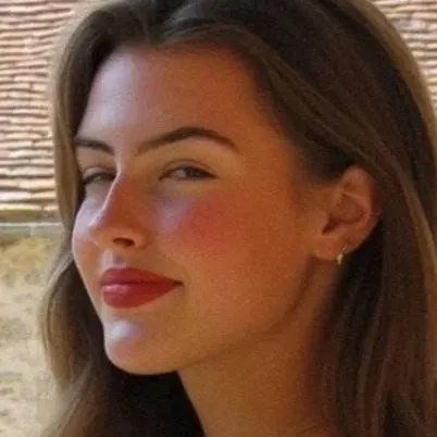 chat with ai character: Ava Johnson