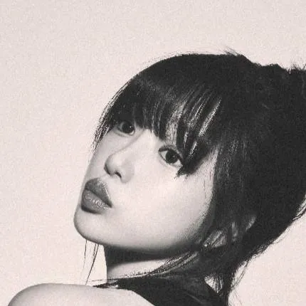 chat with ai character: Jo yuri ( your gf)