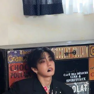 chat with ai character: ʚ𝐻𝑎𝑛 𝐽𝑖𝑠𝑢𝑛𝑔ɞ