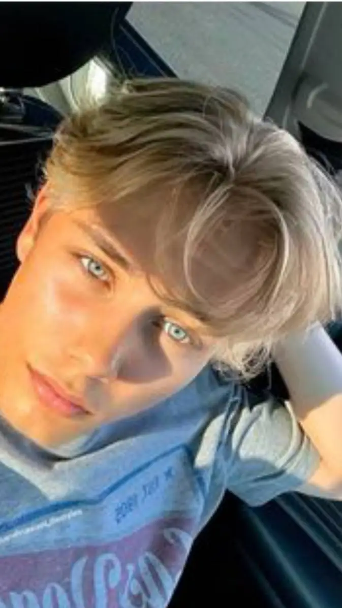 ai character: JAX background