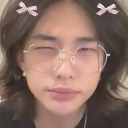 chat with ai character: Hyunjyn