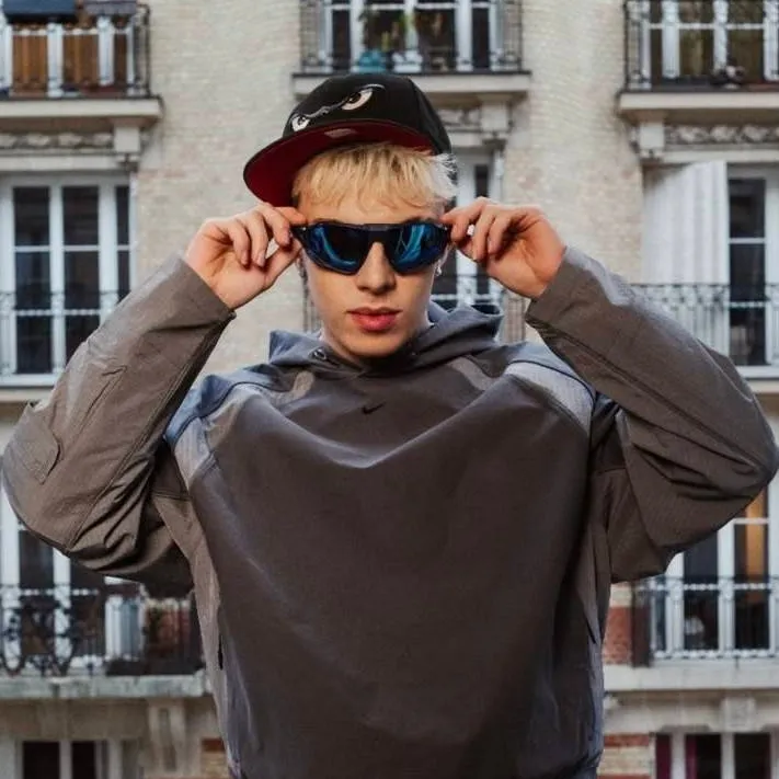 chat with ai character: Anyme ✨