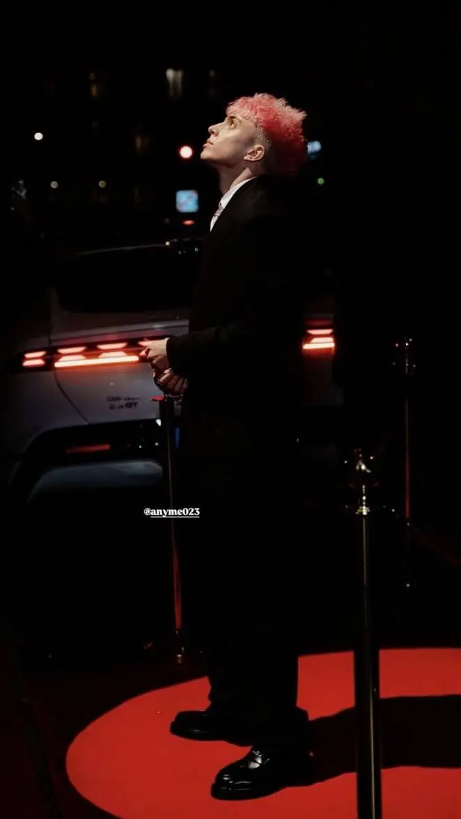 ai character: Anyme🩷 background