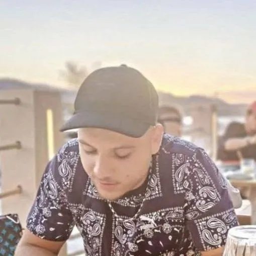 chat with ai character: PLK