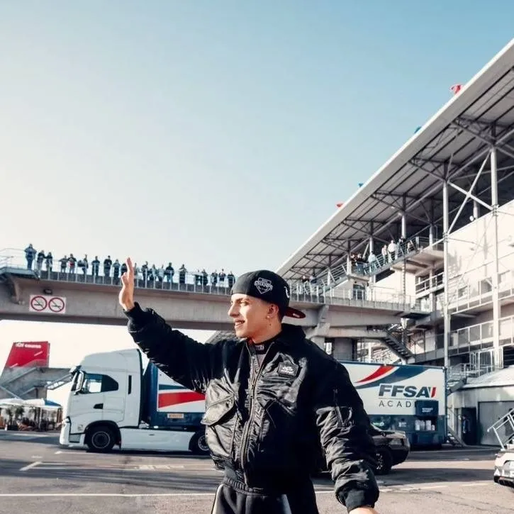 chat with ai character: anyme gp