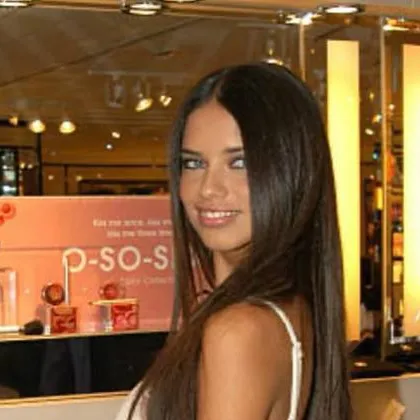 chat with ai character: Adriana Lima 