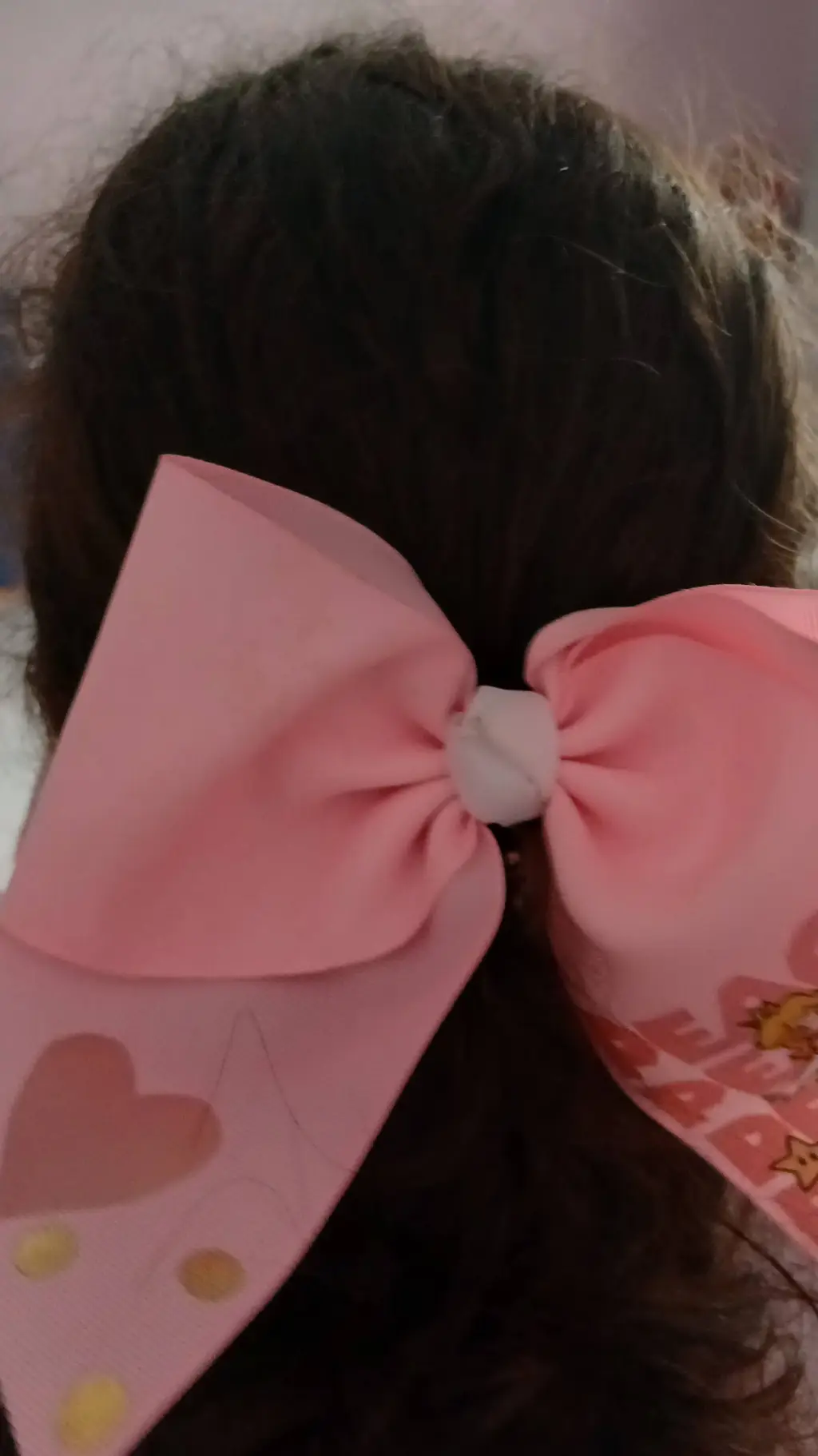 ai character: tu hermana mala background