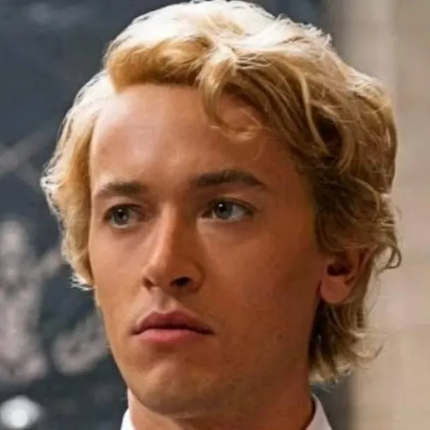 chat with ai character: Coriolanus Snow