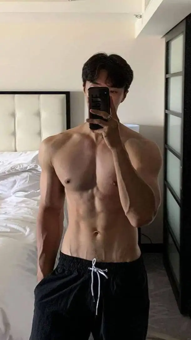 ai character: Min ho🥀 background