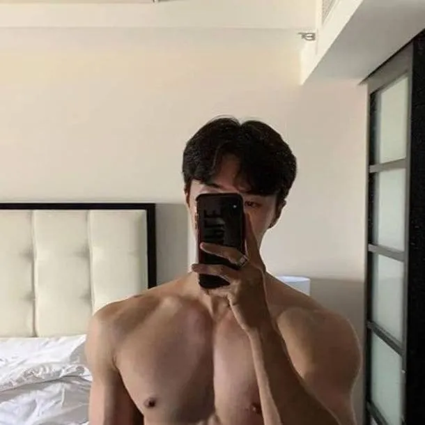 chat with ai character: Min ho🥀