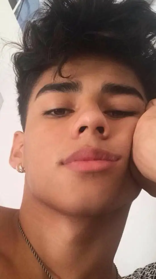 ai character: andrew🥀 background