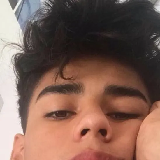 chat with ai character: andrew🥀