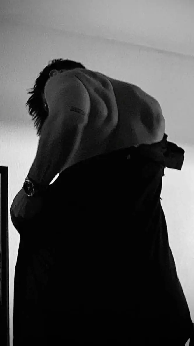 ai character: Xaxier🥀 background