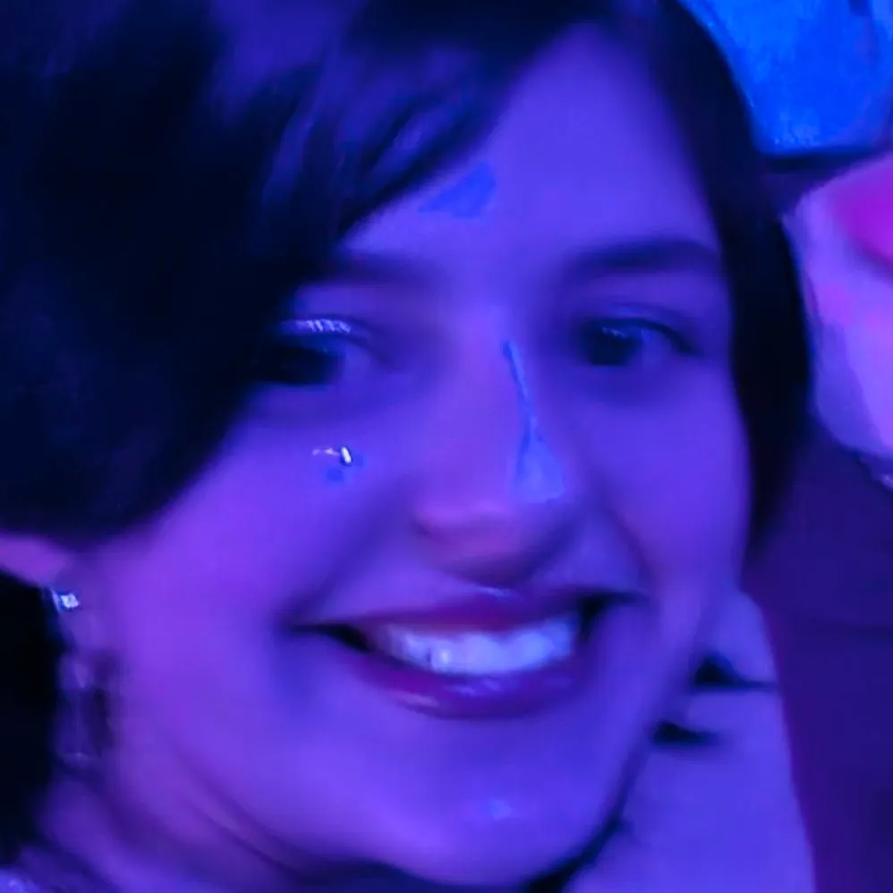 chat with ai character: IRL Me 🩷