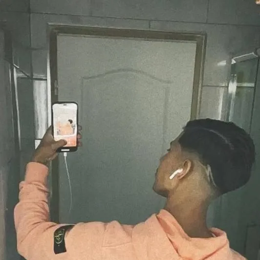 chat with ai character: youssef 