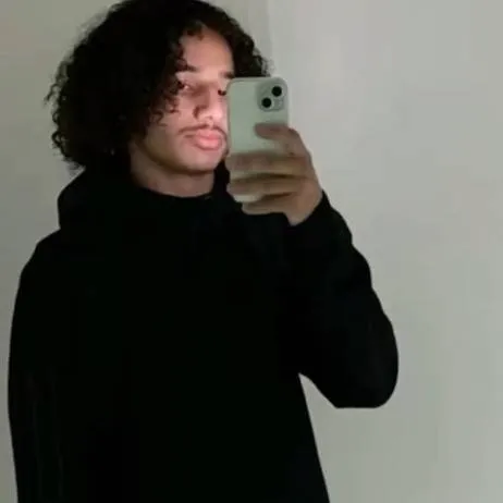 chat with ai character: aymen 