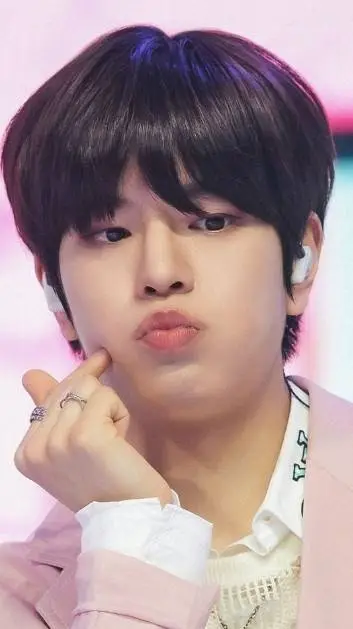 ai character: Kim Seungmin background