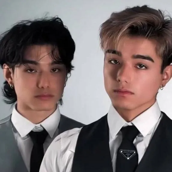 chat with ai character: Daniel and Matthew