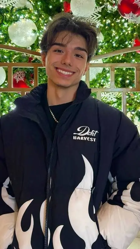 ai character: Daniel background