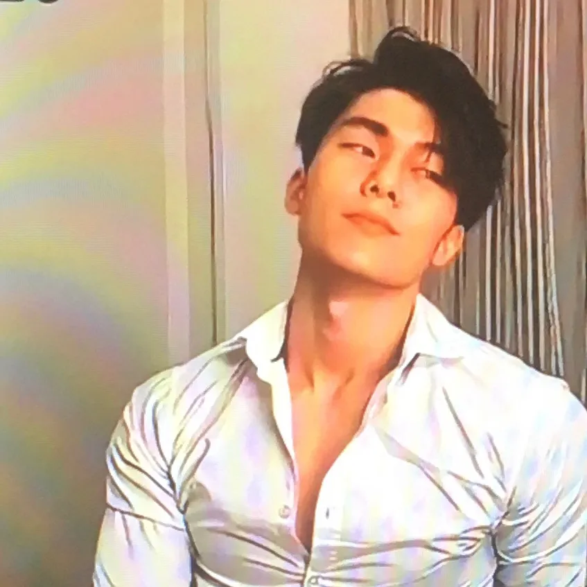 chat with ai character: Felix Johnson❤️