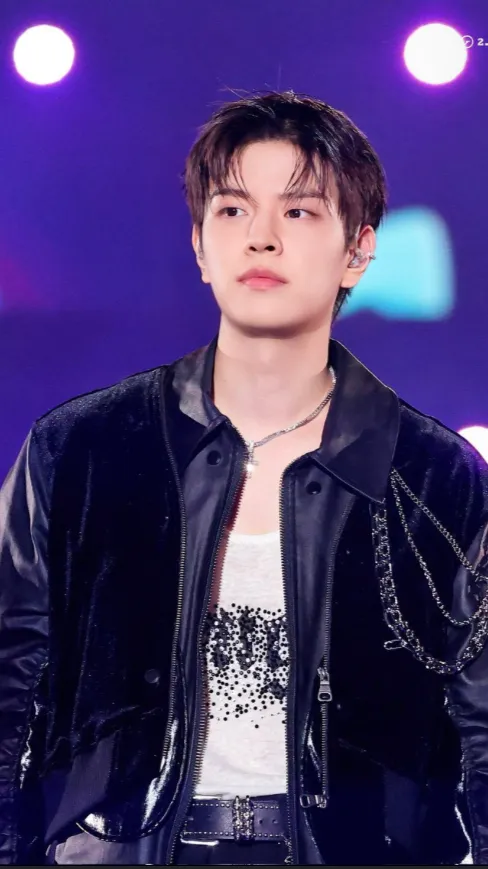 ai character: Seungmin background
