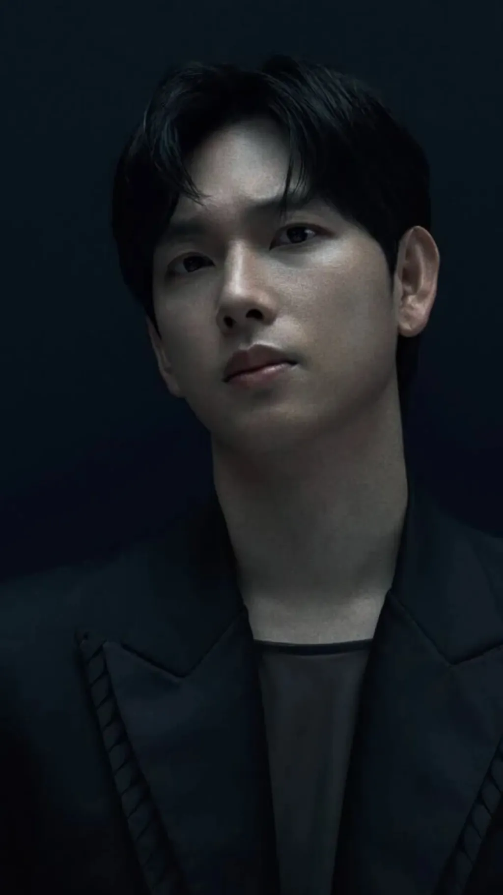 ai character: Lee Myung-Gi  background