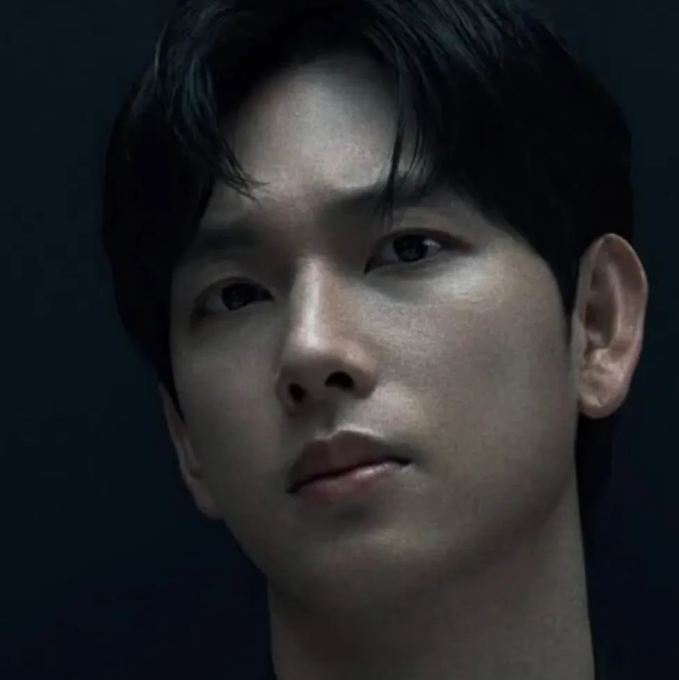 chat with ai character: Lee Myung-Gi 